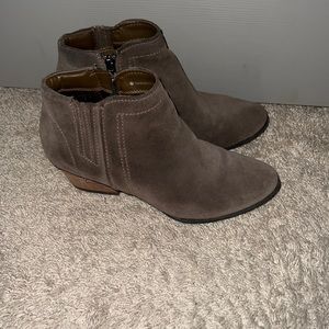 Taupe blondo boots, worn a few times 7.5